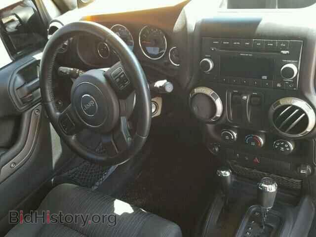 2011 JEEP WRANGLER - VIN: 1J4AA2D12BL592982 - Фото 9