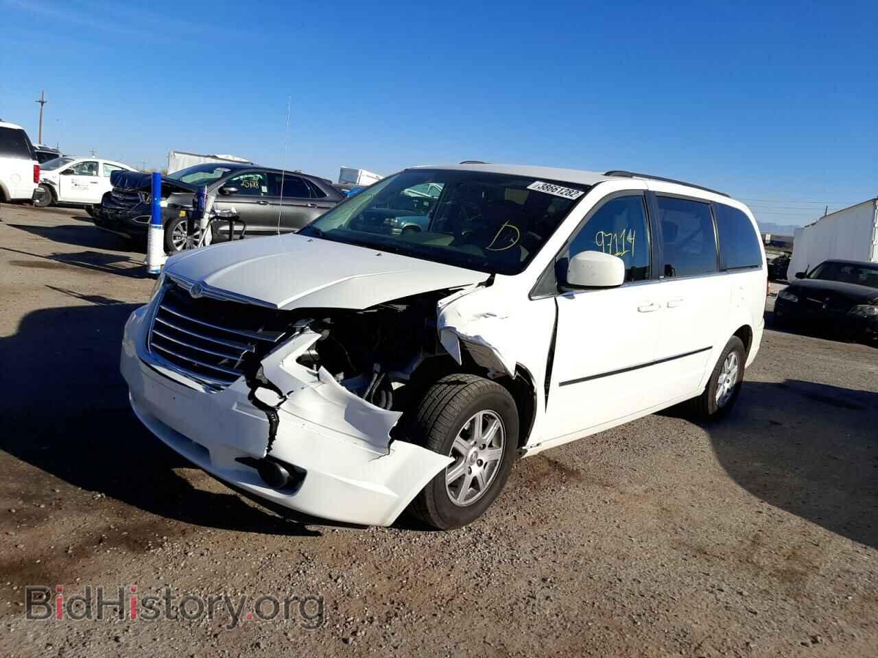 2010 CHRYSLER MINIVAN - VIN: 2A4RR5D14AR278219 - Фото 2