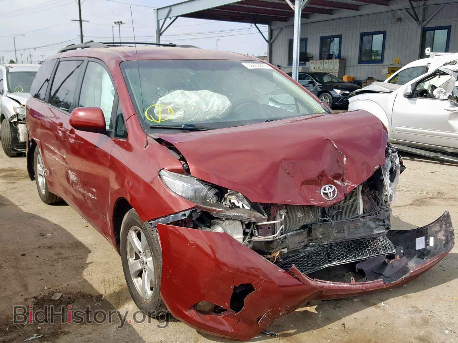 Фотография 5TDKK3DCXCS219137 - TOYOTA SIENNA LE 2012