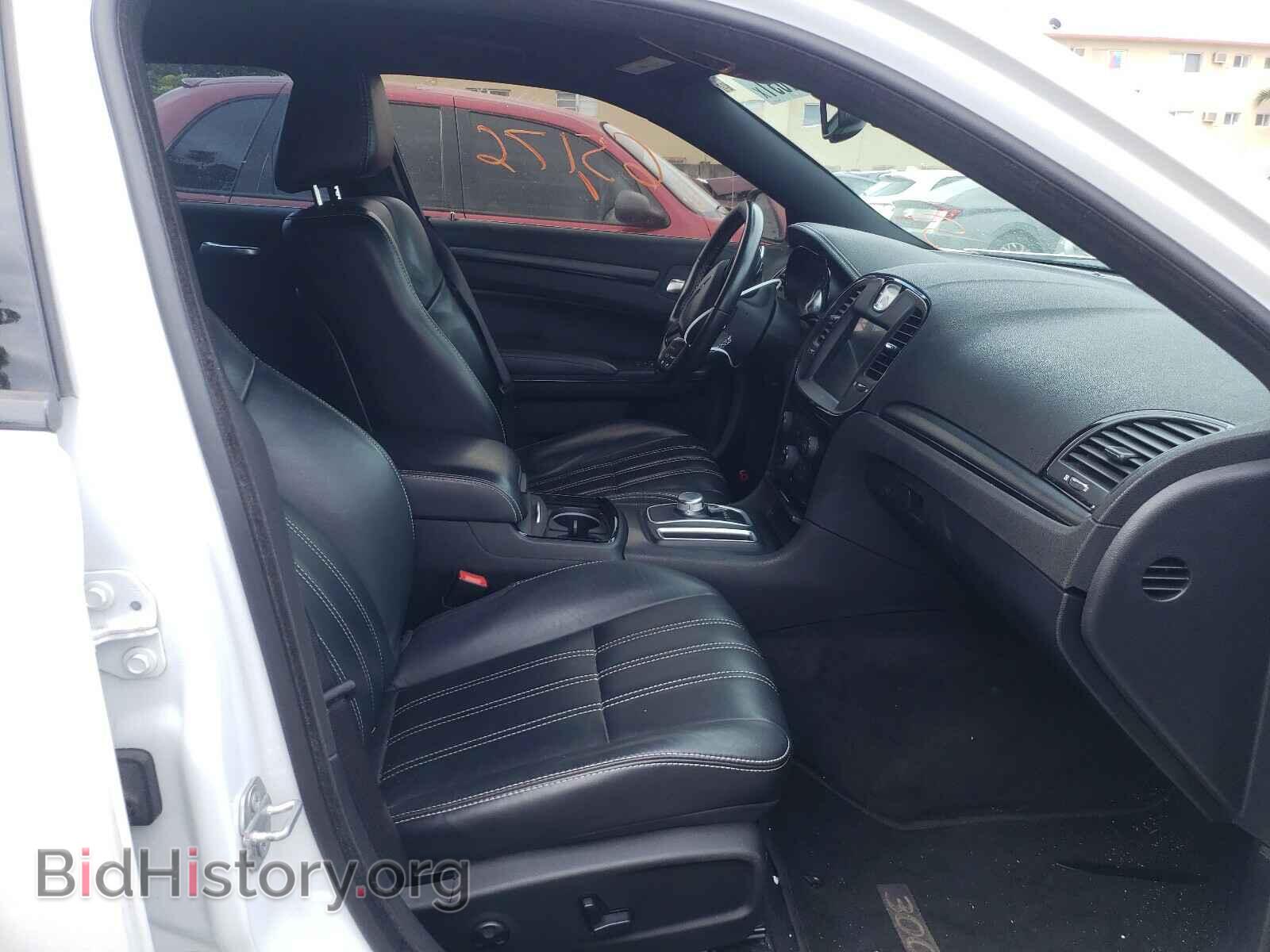 2016 CHRYSLER 300 - VIN: 2C3CCAGG6GH176137 - Фото 5