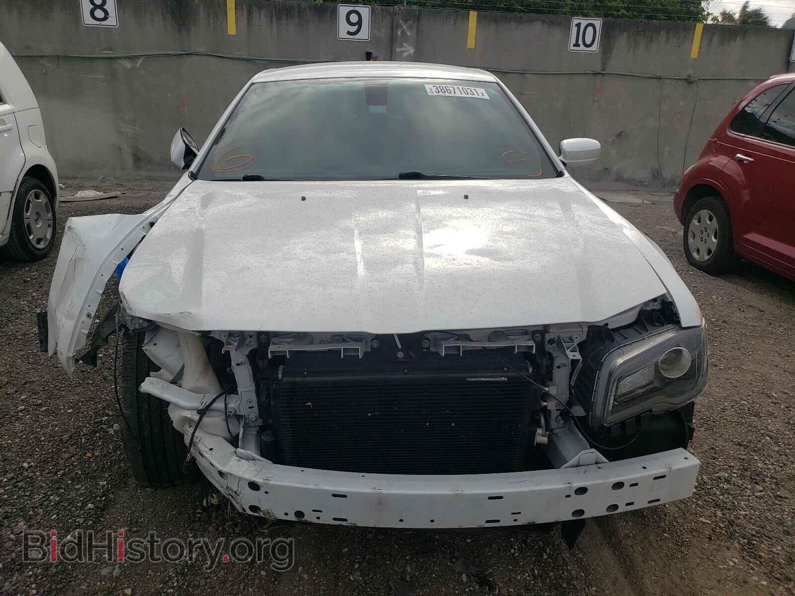 2016 CHRYSLER 300 - VIN: 2C3CCAGG6GH176137 - Фото 9