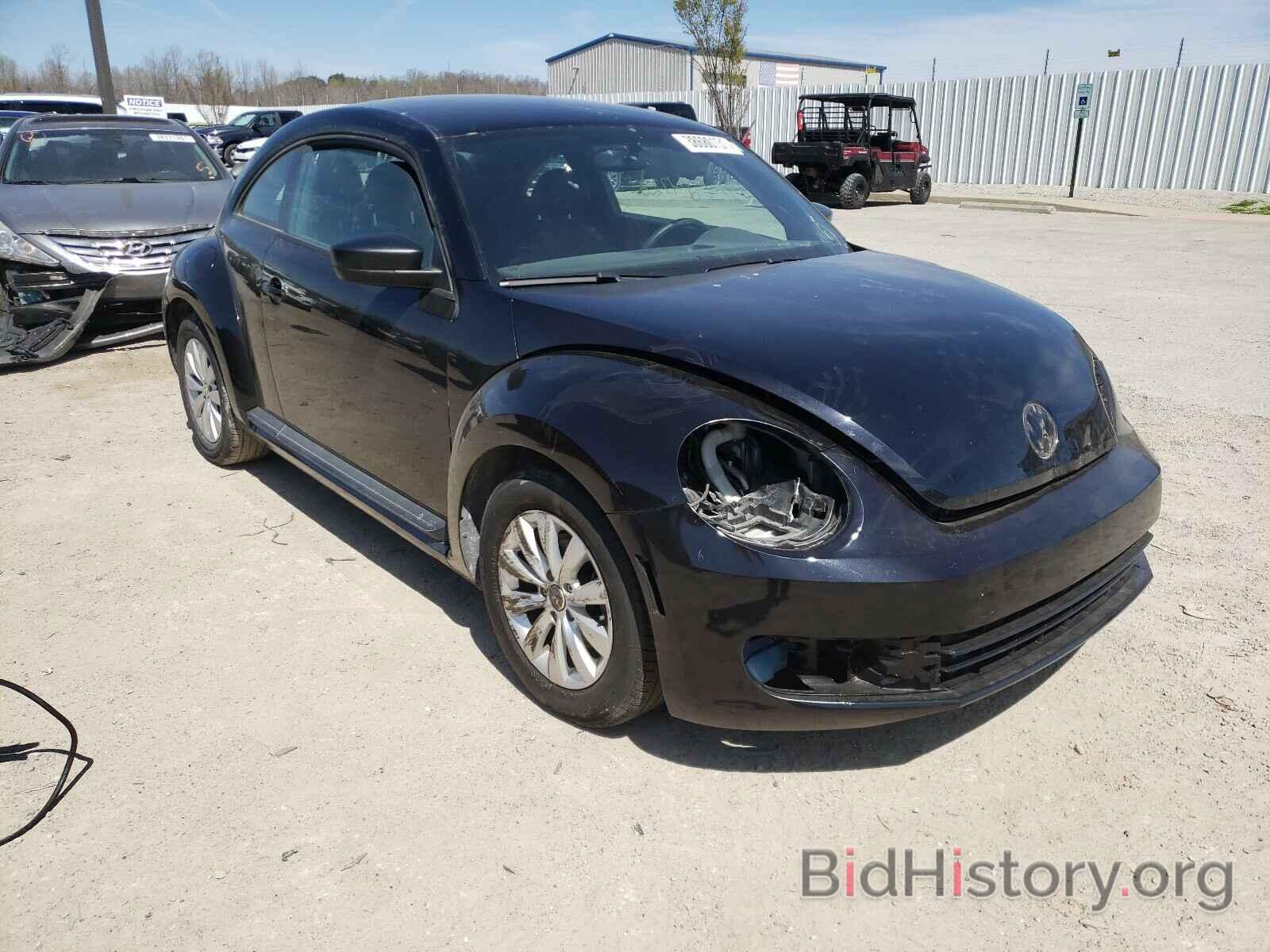 Photo 3VWF17AT0GM611658 - VOLKSWAGEN BEETLE 2016