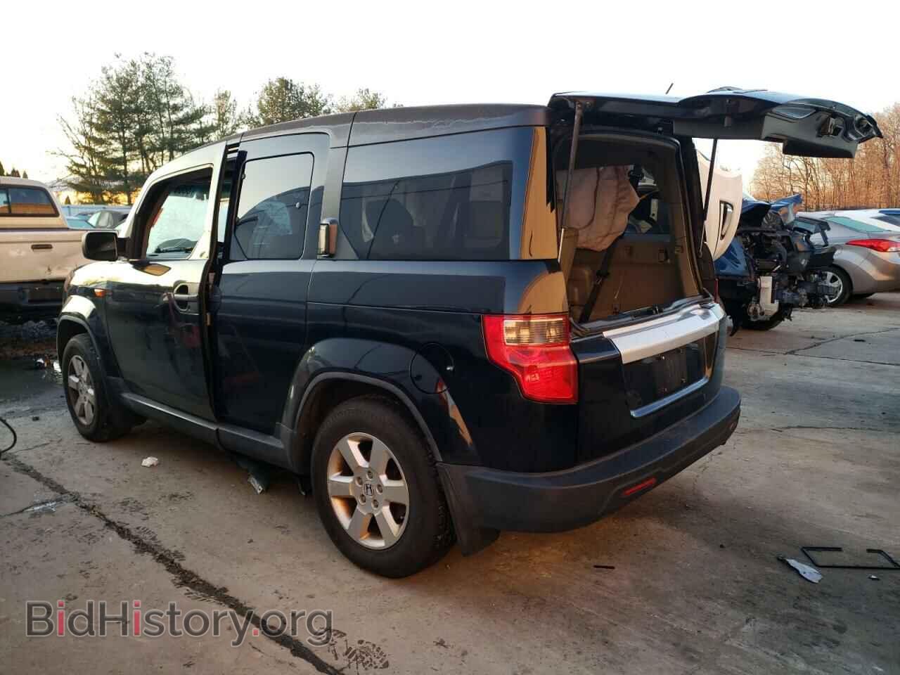 2011 HONDA ELEMENT - VIN: 5J6YH2H76BL006177 - Photo 2
