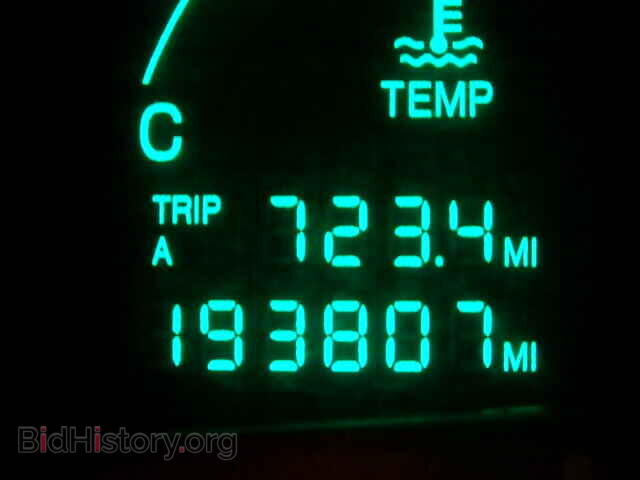 2001 CADILLAC DEVILLE - VIN: 1G6KD54Y21U252890 - Photo 8