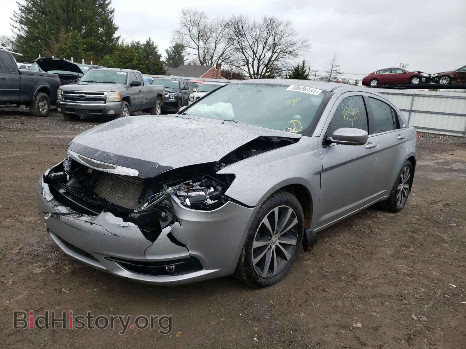 2013 CHRYSLER 200 - VIN: 1C3CCBCG9DN722797 - Фото 2