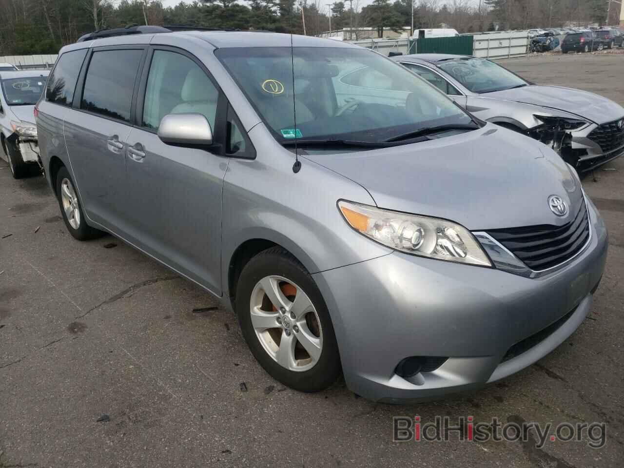 Фотография 5TDKK3DC2DS330931 - TOYOTA SIENNA 2013