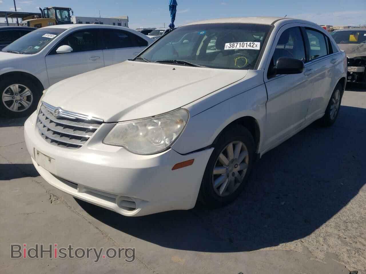 2010 CHRYSLER SEBRING - VIN: 1C3CC4FB0AN105358 - Фото 2