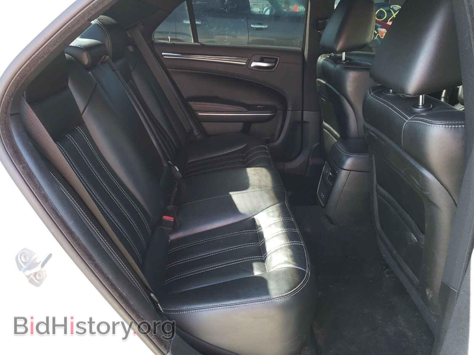 2019 CHRYSLER 300 - VIN: 2C3CCABG4KH515669 - Фото 6