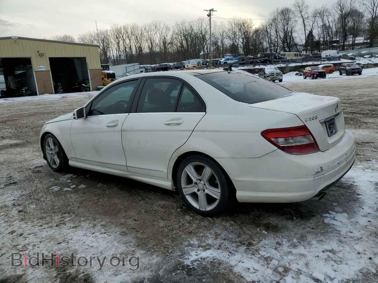 2011 MERCEDES-BENZ C-CLASS - VIN: WDDGF8BB2BR140176 - Фото 2
