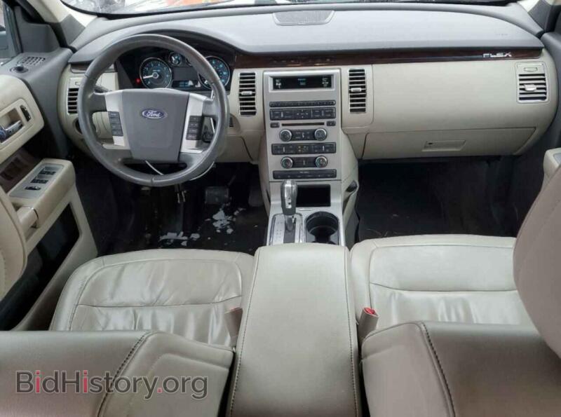 2011 Ford FLEX (VIN 2FMGK5CC0BBD08617) — фото 8 из 13