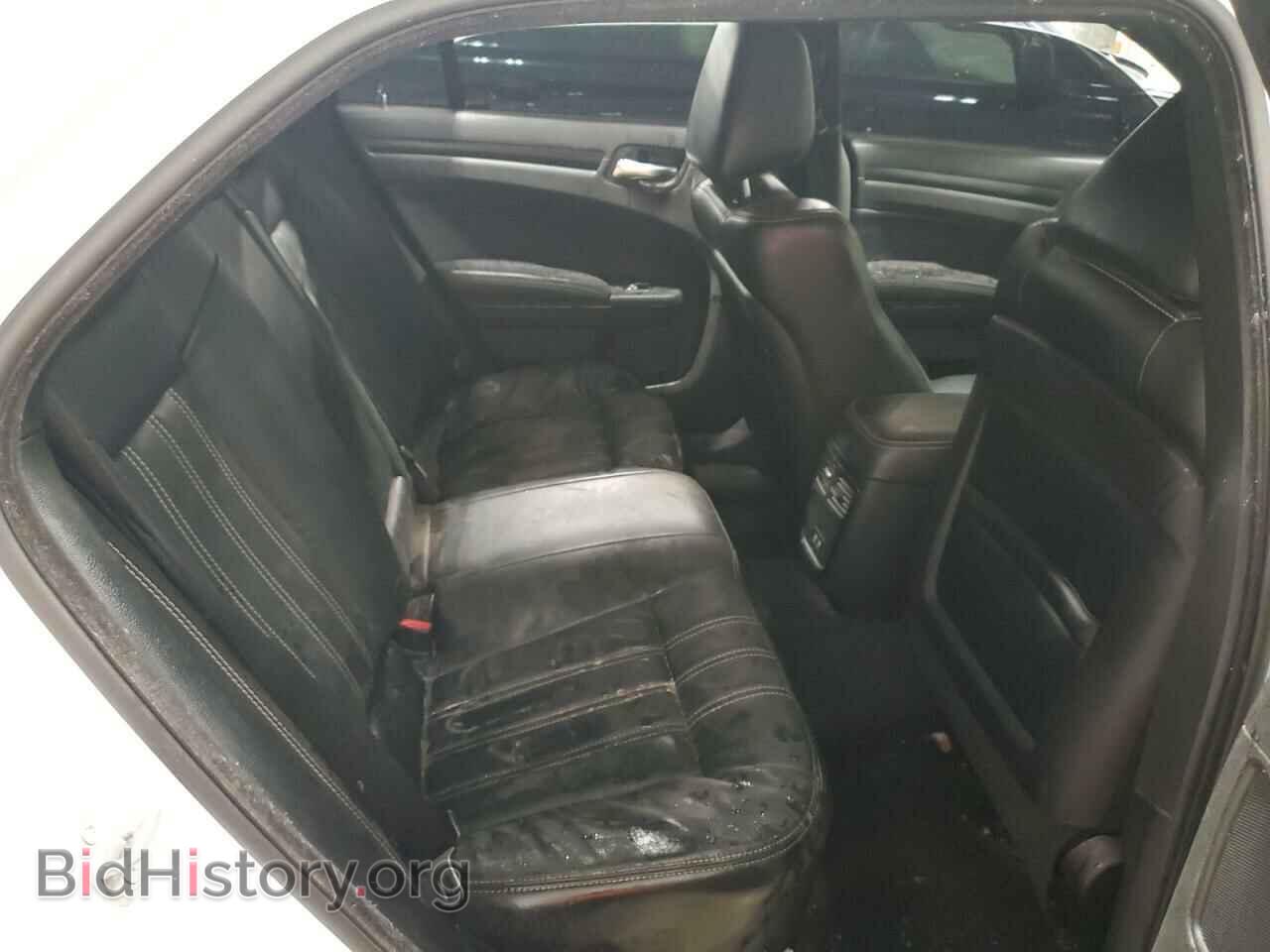 2016 CHRYSLER 300 - VIN: 2C3CCAGG4GH244595 - Фото 10