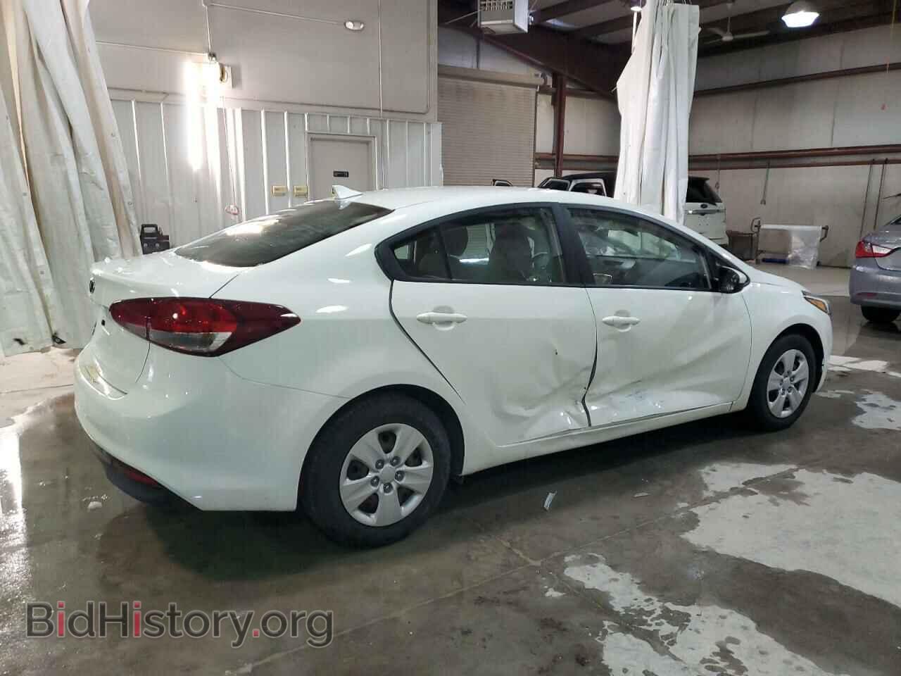 2017 KIA FORTE - VIN: 3KPFK4A73HE084227 - Фото 3