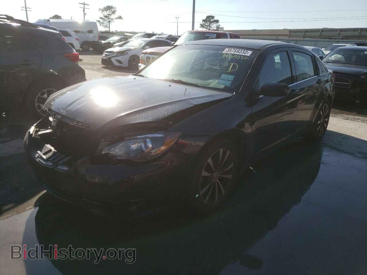2013 CHRYSLER 200 - VIN: 1C3CCBCG3DN649880 - Фото 2