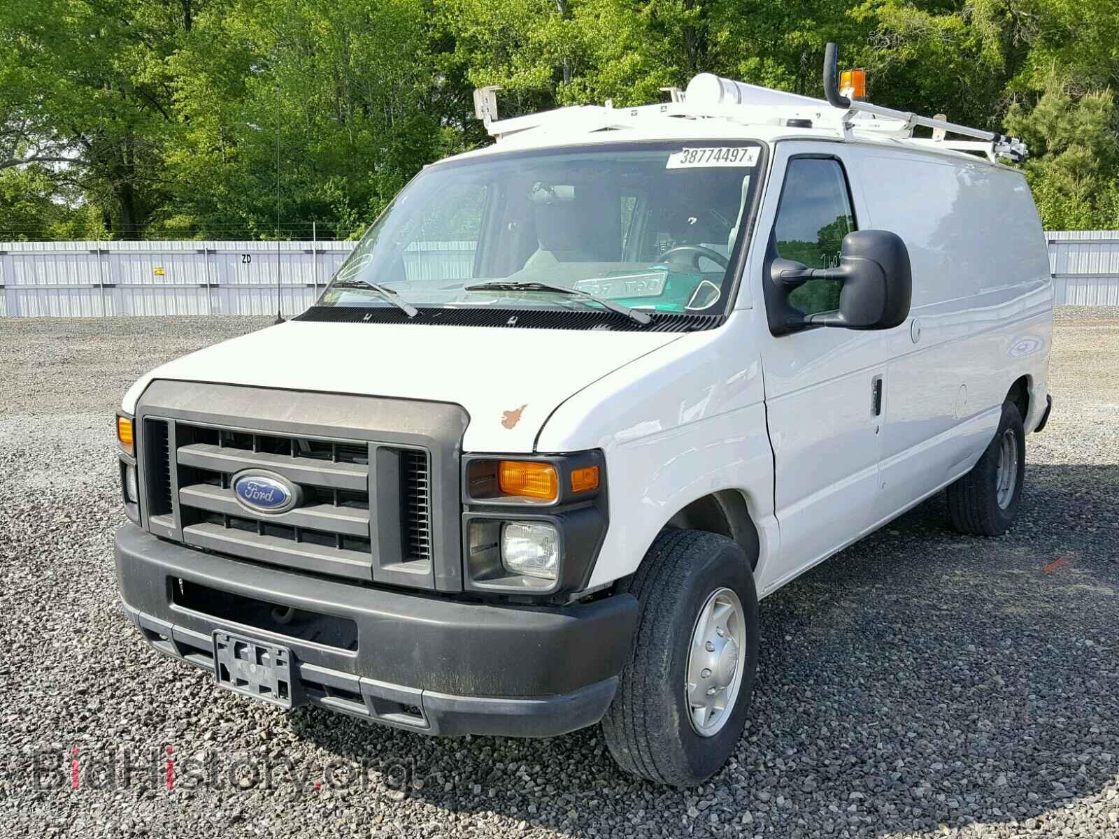 2011 FORD ECONOLINE - VIN: 1FTNE2EL3BDB09778 - Фото 2