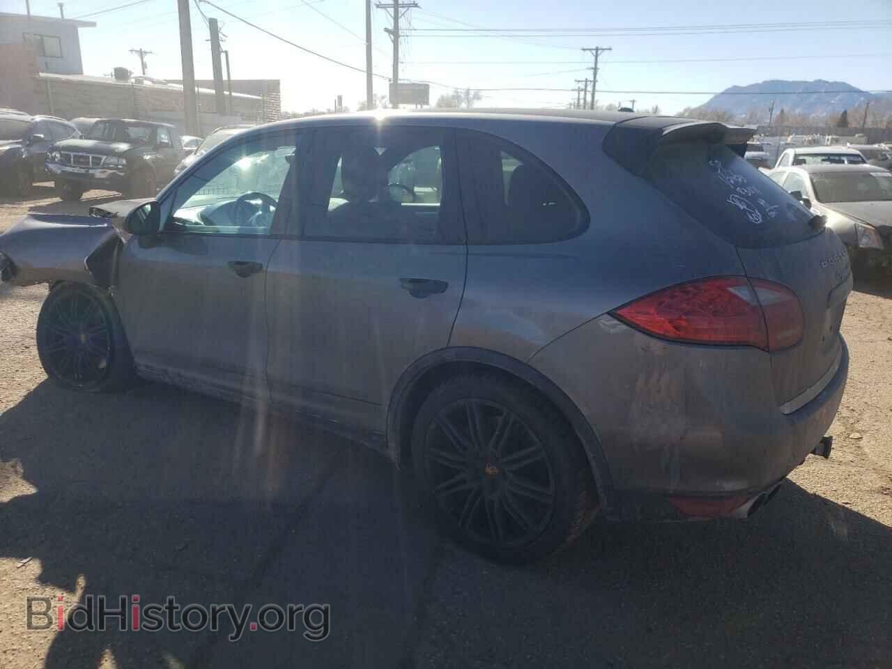 2011 PORSCHE CAYENNE - VIN: WP1AC2A24BLA82449 - Фото 2
