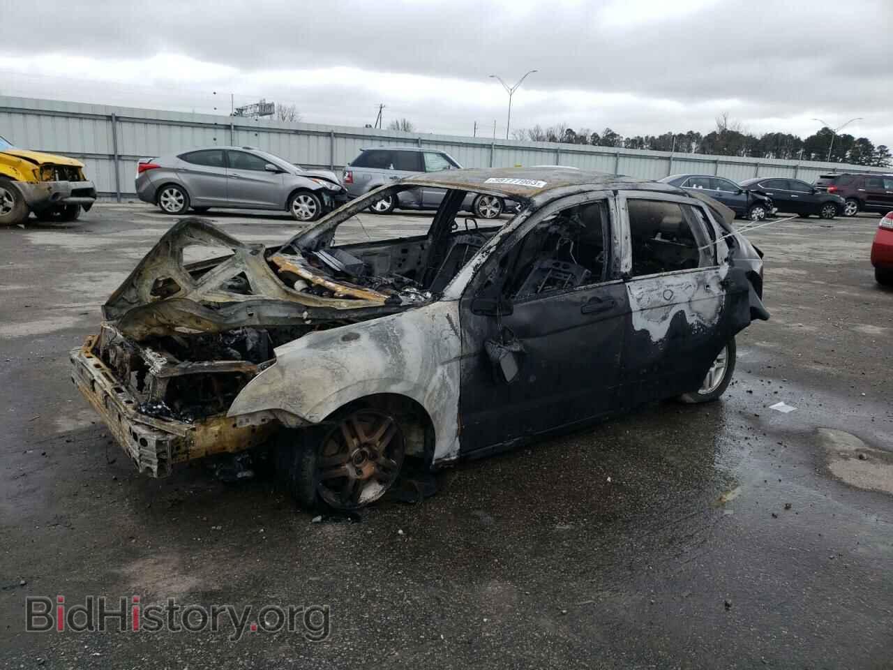 Photo 1FAHP34N48W153498 - FORD FOCUS 2008