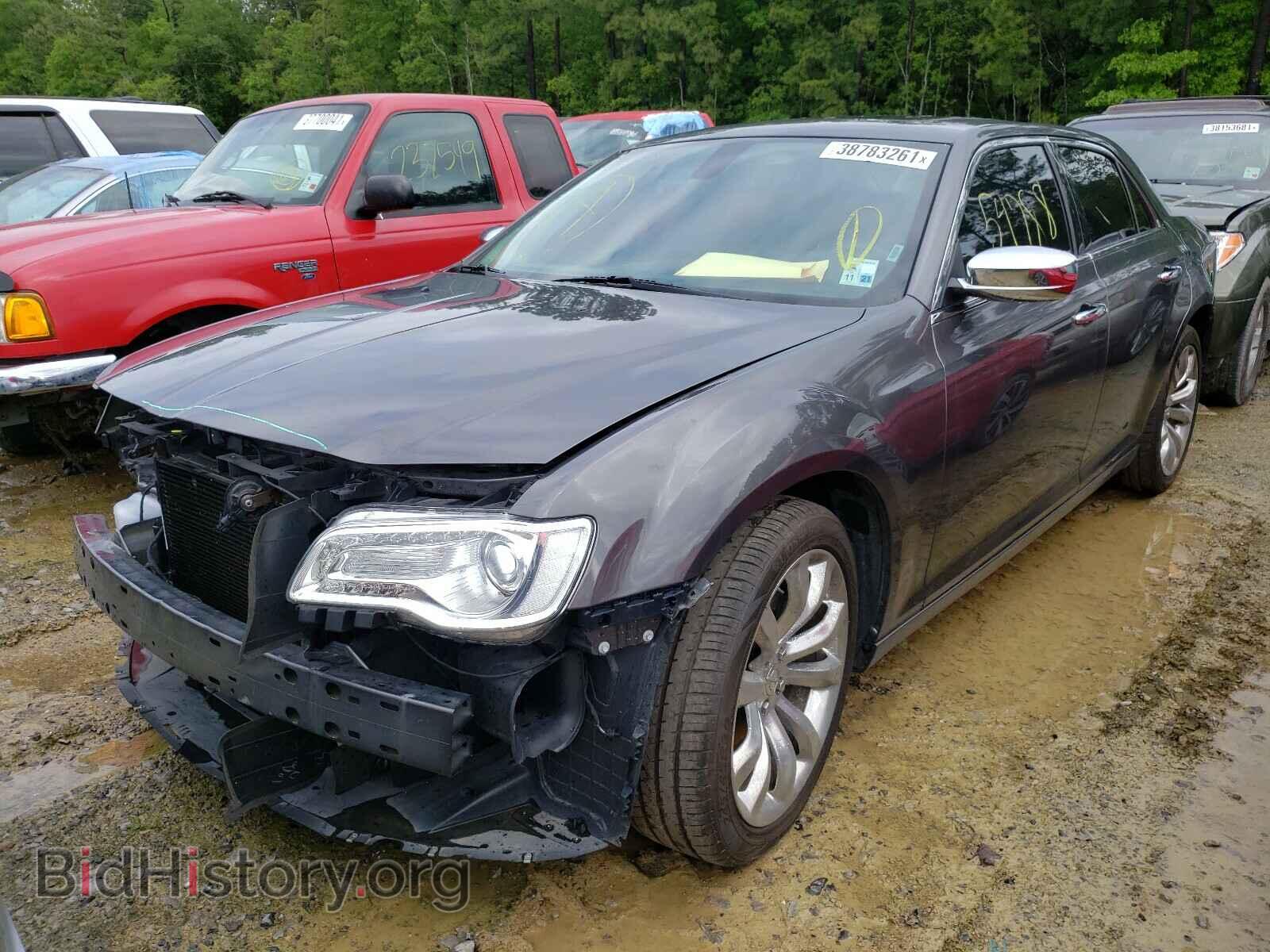 2019 CHRYSLER 300 - VIN: 2C3CCAEGXKH534190 - Фото 2