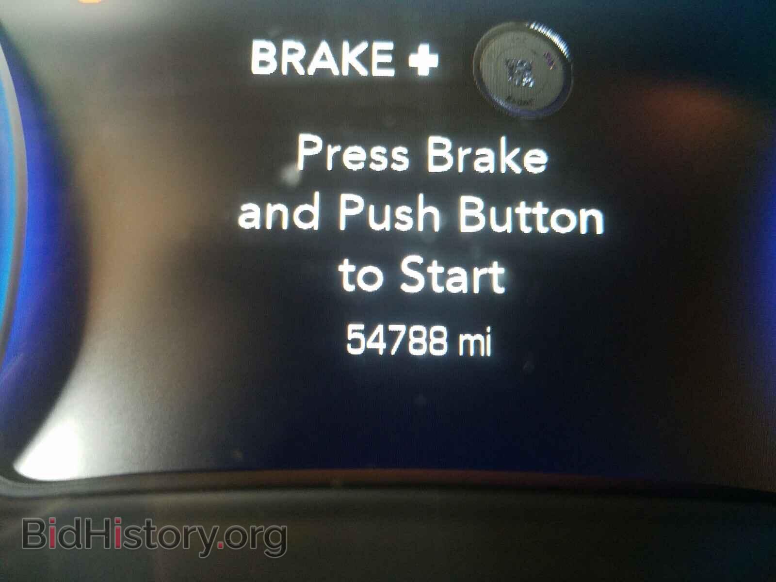 2019 CHRYSLER 300 - VIN: 2C3CCAEGXKH534190 - Фото 8