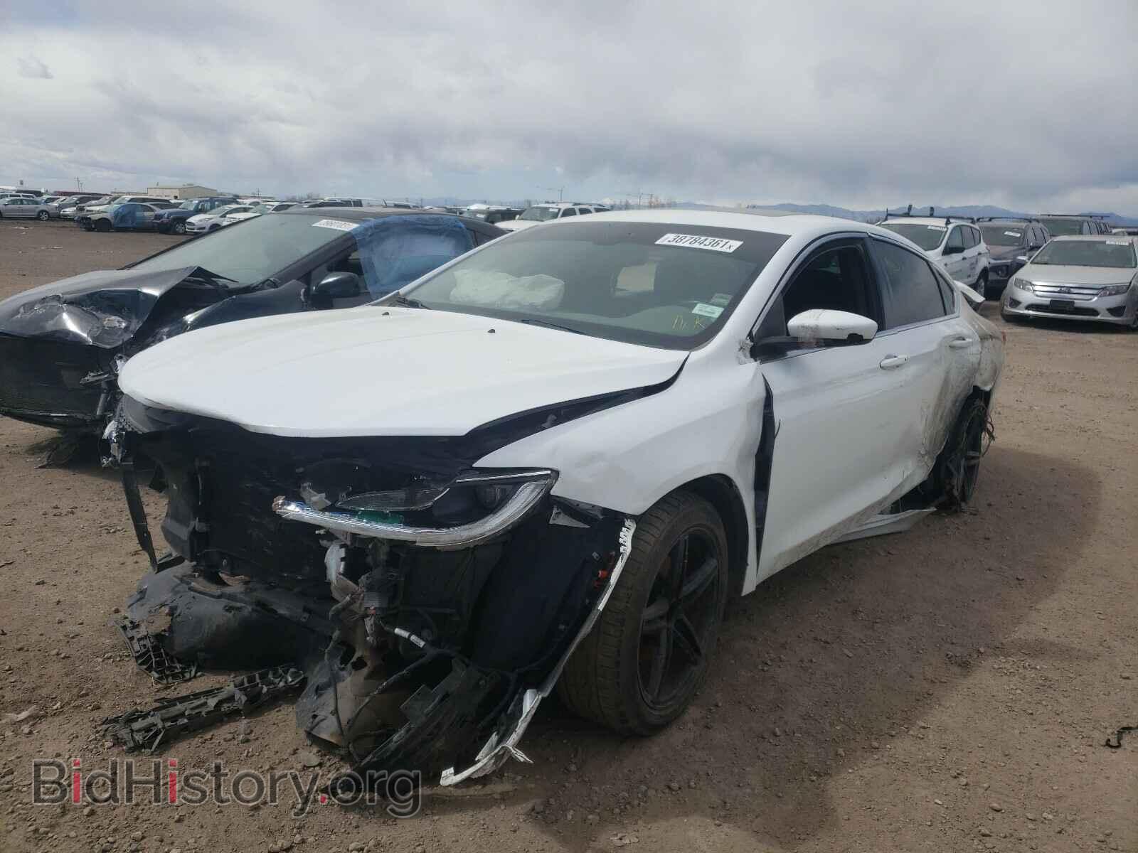 2015 CHRYSLER 200 - VIN: 1C3CCCAB7FN741946 - Фото 2