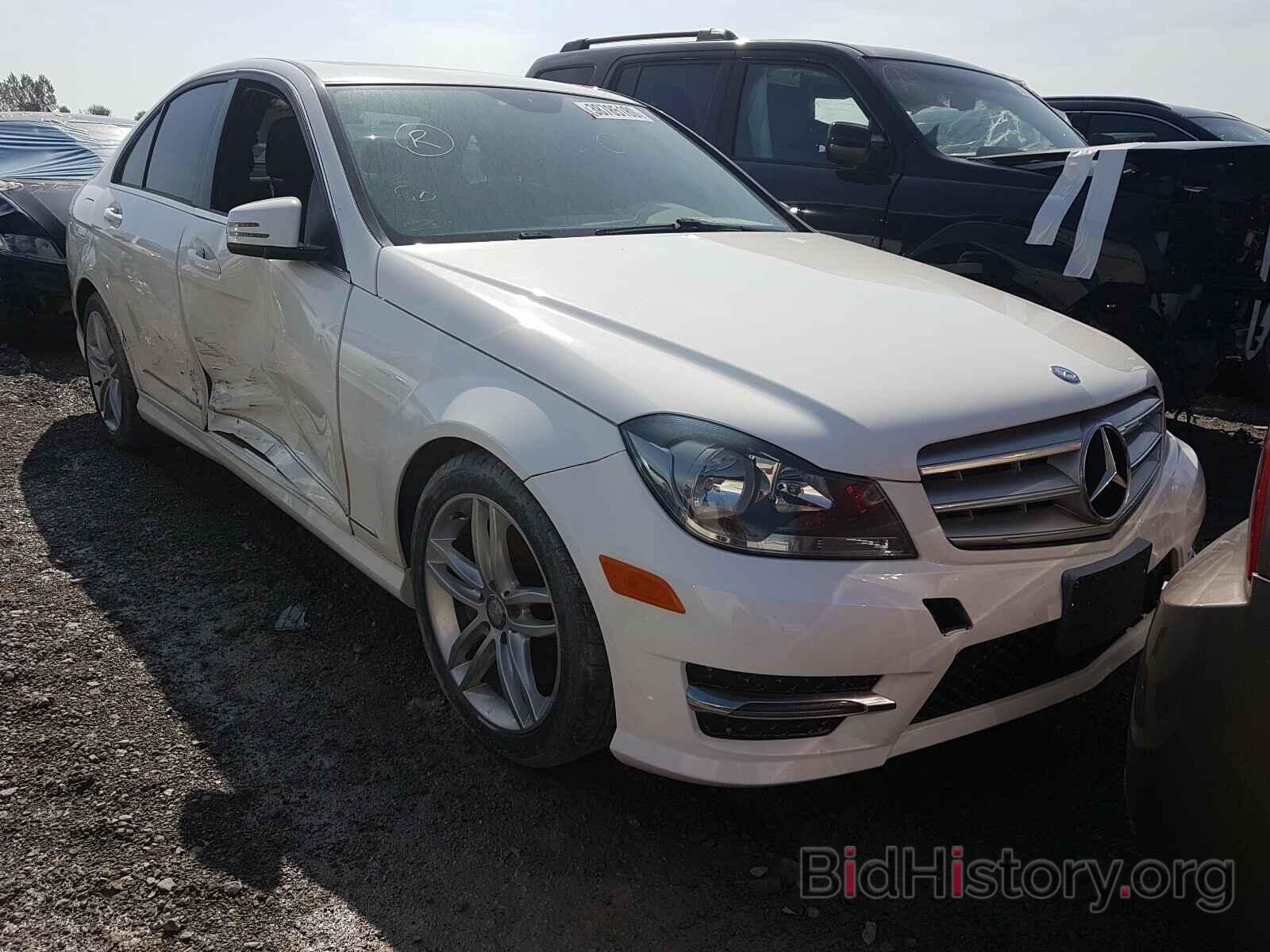 Photo WDDGF8AB4DA880878 - MERCEDES-BENZ C CLASS 2013