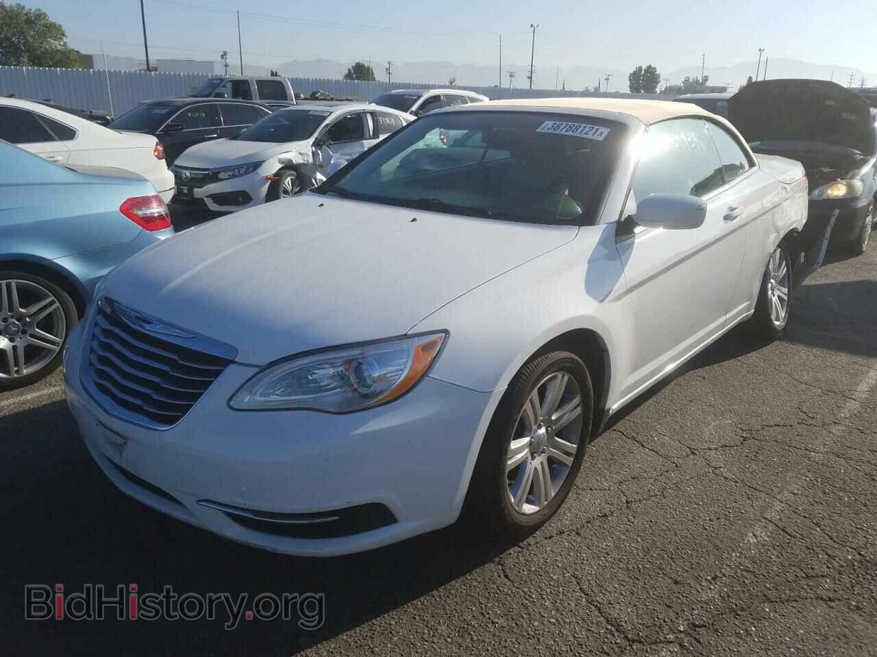2013 CHRYSLER 200 - VIN: 1C3BCBEB7DN623246 - Фото 2