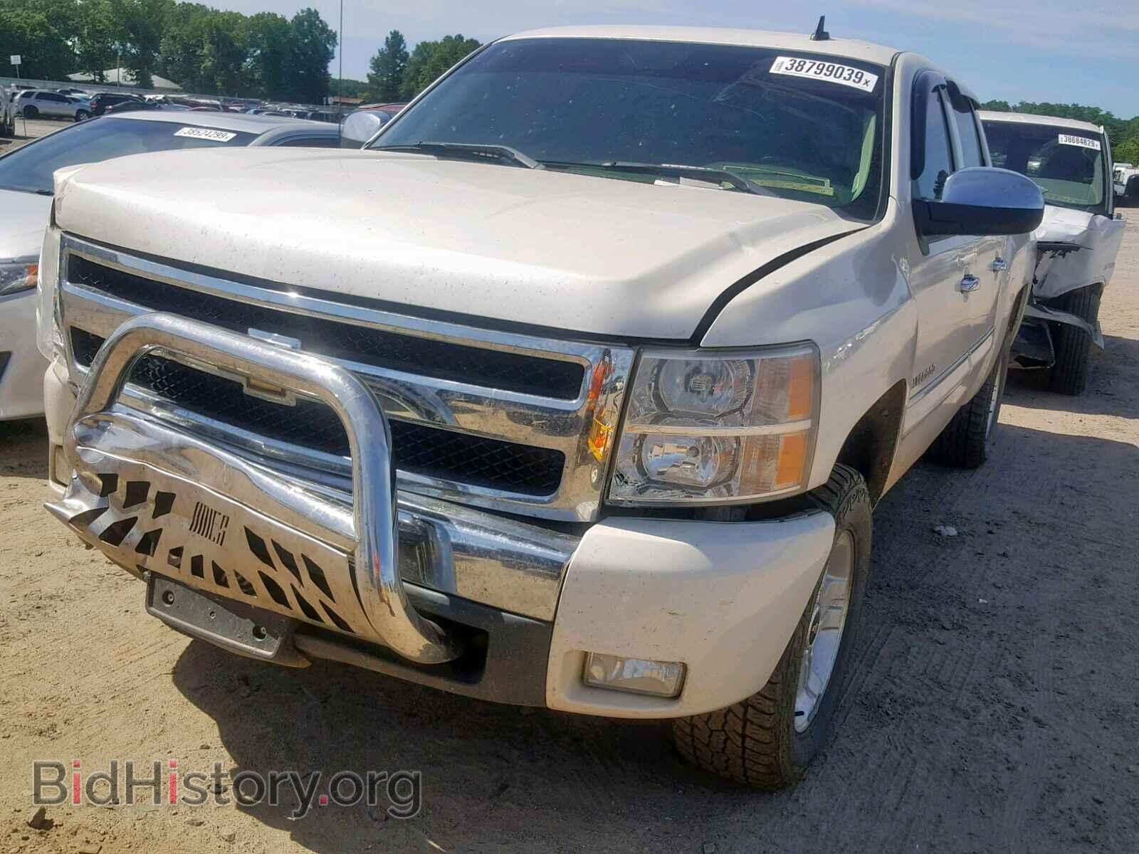 2011 CHEVROLET SILVERADO - VIN: 3GCPKSE38BG321046 - Photo 2
