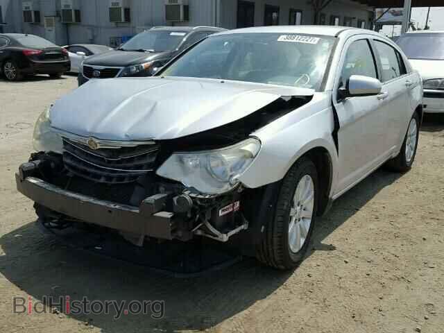 2010 CHRYSLER SEBRING - VIN: 1C3CC5FB2AN118621 - Photo 2
