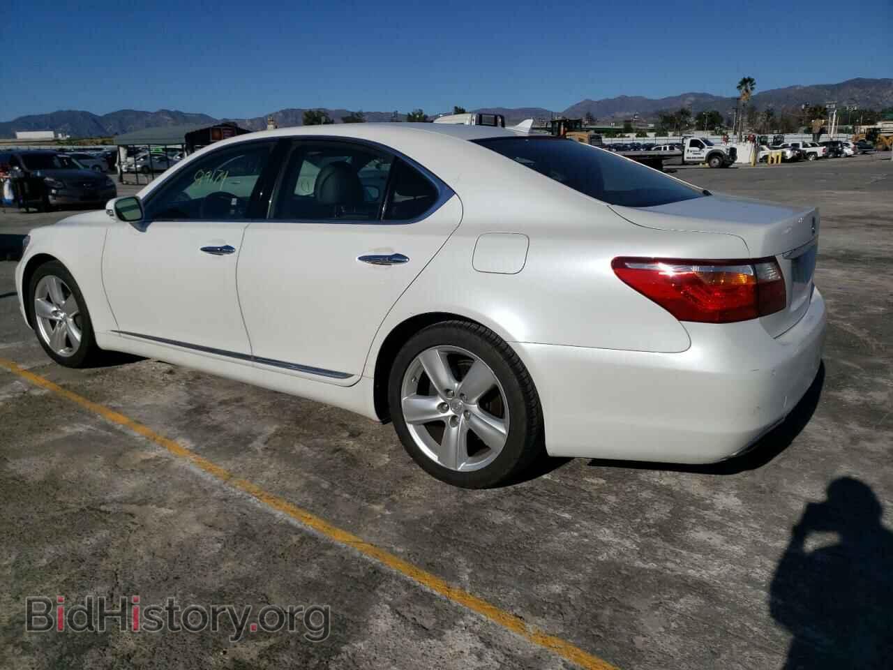 2011 LEXUS LS460 - VIN: JTHBL5EF2B5105363 - Фото 2