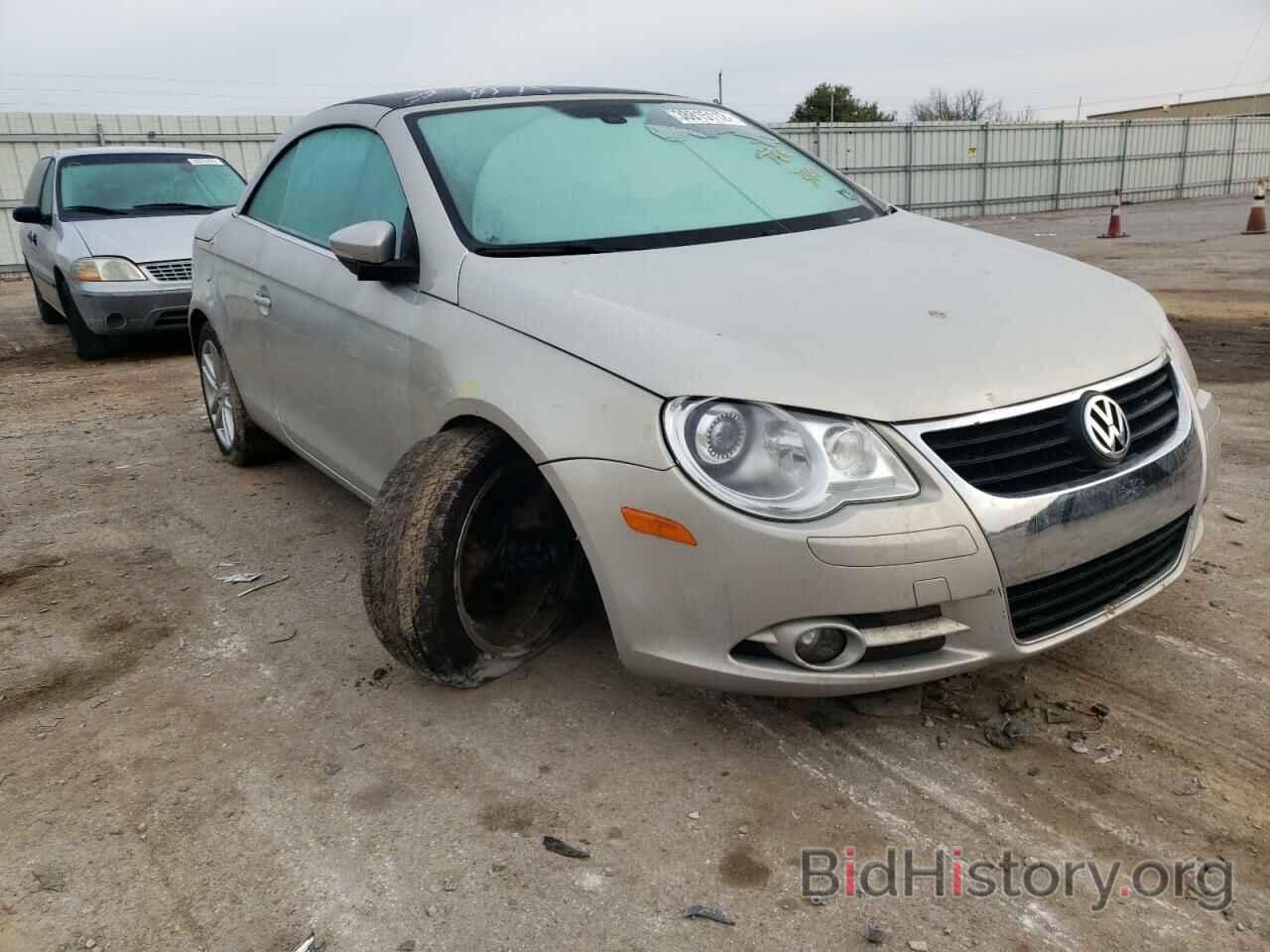 Photo WVWFA71FX9V013499 - VOLKSWAGEN EOS 2009