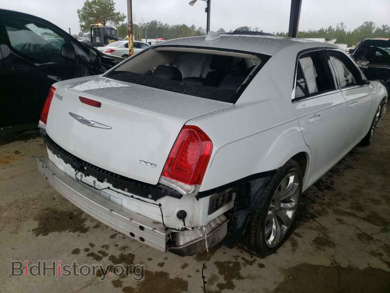 2016 CHRYSLER 300 - VIN: 2C3CCAAG5GH343841 - Фото 9