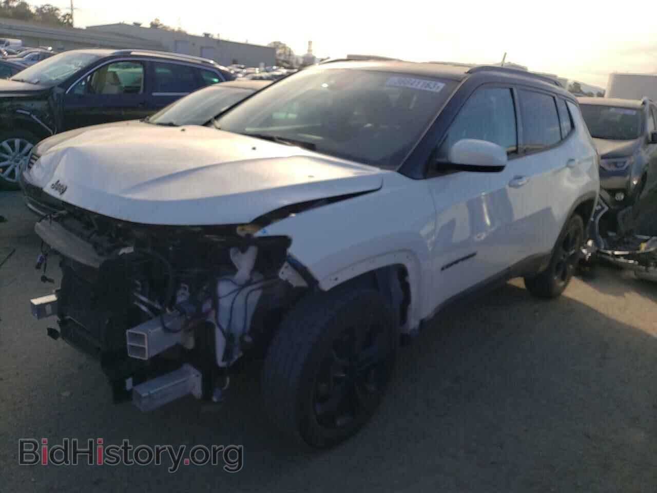 Фотография 3C4NJDBB6JT394620 - JEEP COMPASS 2018