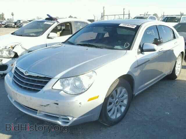 2010 CHRYSLER SEBRING - VIN: 1C3CC5FB9AN205724 - Фото 2
