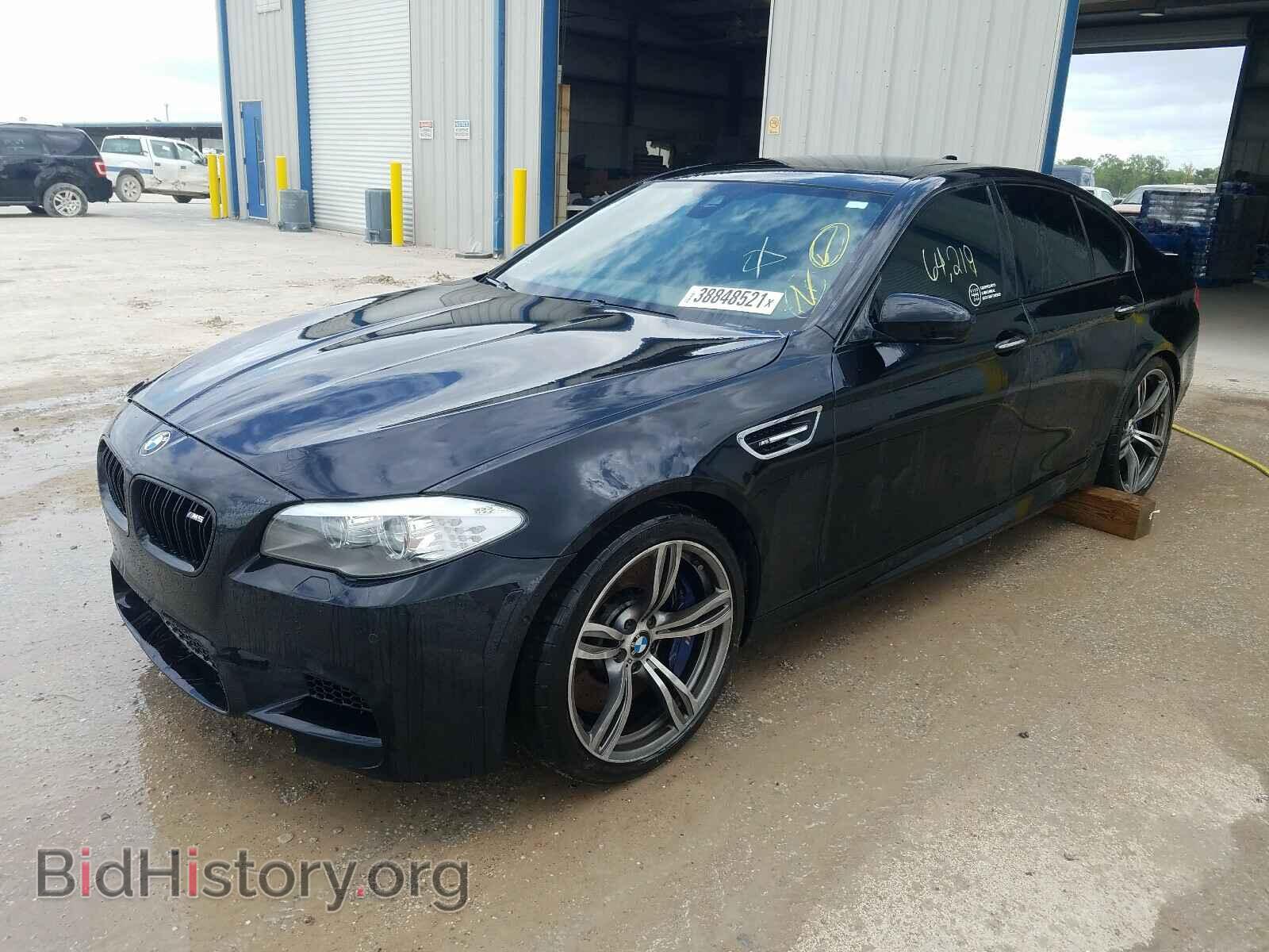 2013 BMW M5 - VIN: WBSFV9C5XDD095651 - Фото 2