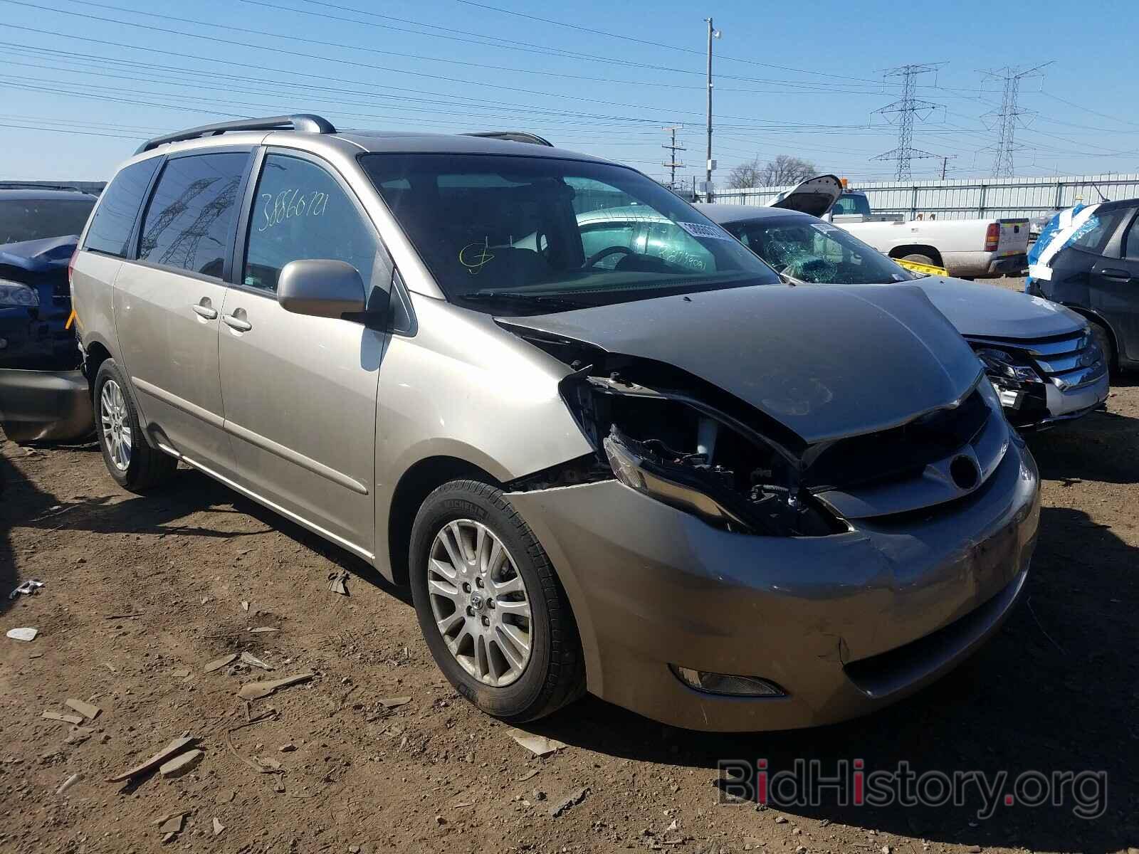 Photo 5TDYK4CC6AS299051 - TOYOTA SIENNA 2010