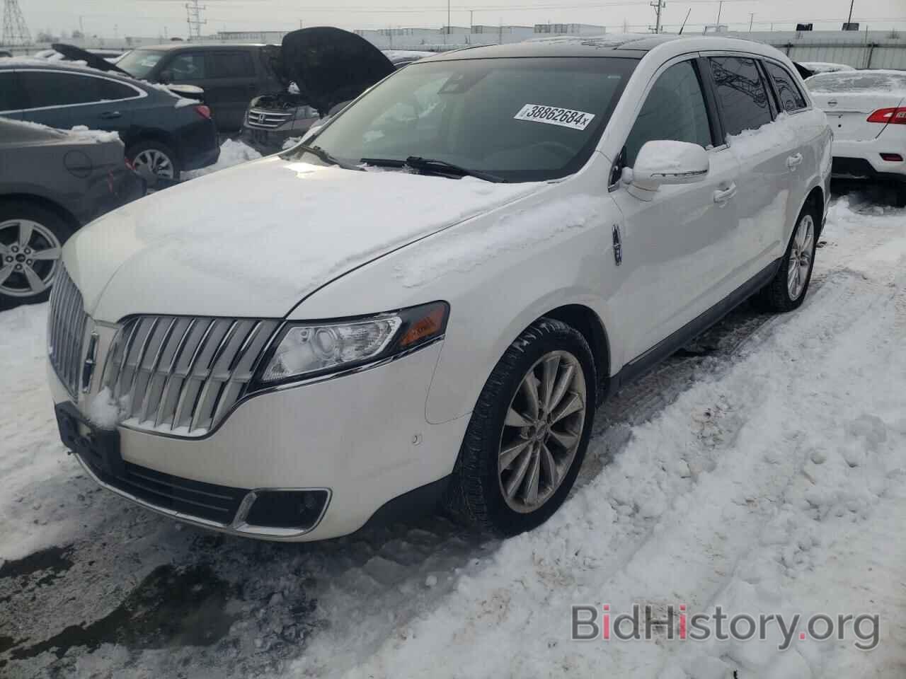 Photo 2LMHJ5AT2ABJ19836 - LINCOLN MKT 2010