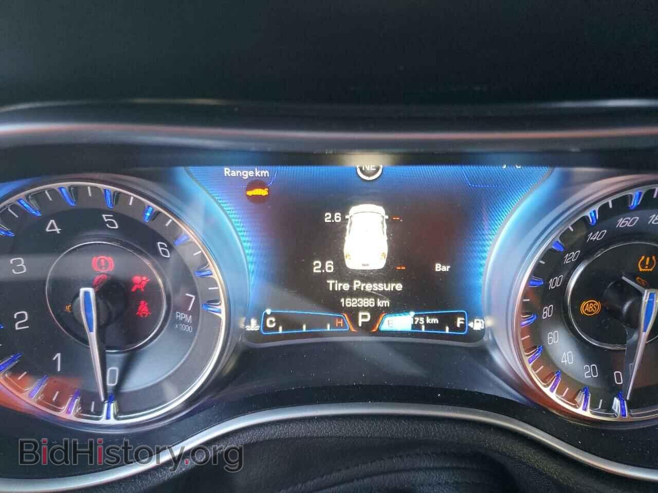 2017 CHRYSLER 300 - VIN: 2C3CCAAGXHH628696 - Фото 9