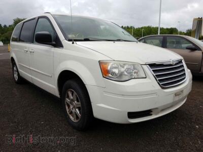 2010 Chrysler MINIVAN Town & COU, white — VIN 2A4RR2D19AR375026, Copart