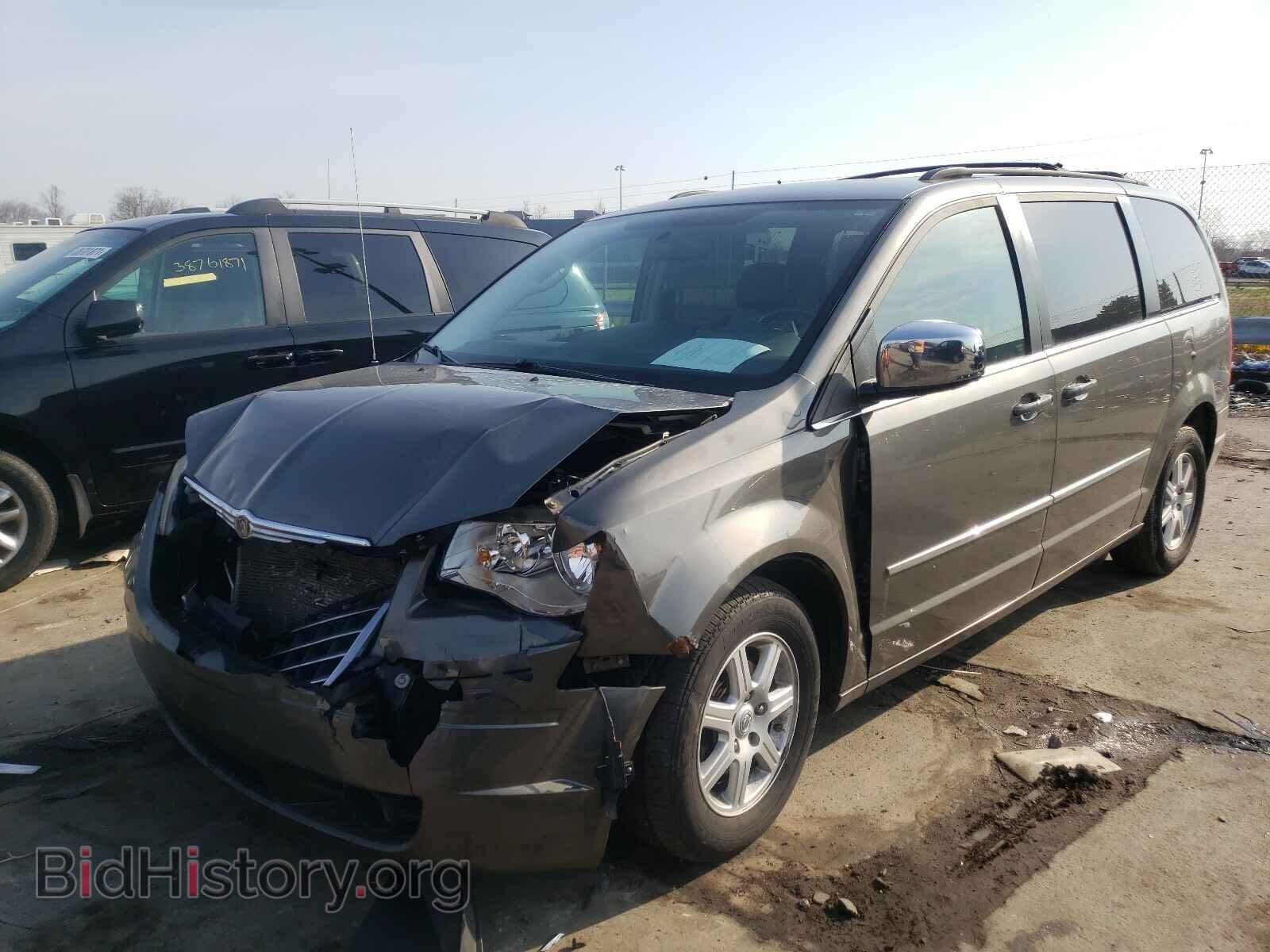2010 CHRYSLER MINIVAN - VIN: 2A4RR8D19AR403930 - Фото 2