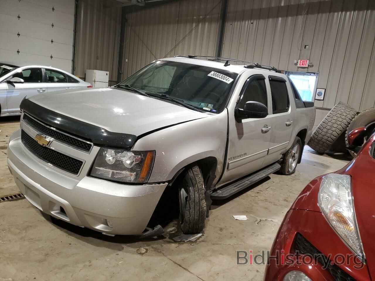 Photo 3GNVKEE01AG254701 - CHEVROLET AVALANCHE 2010