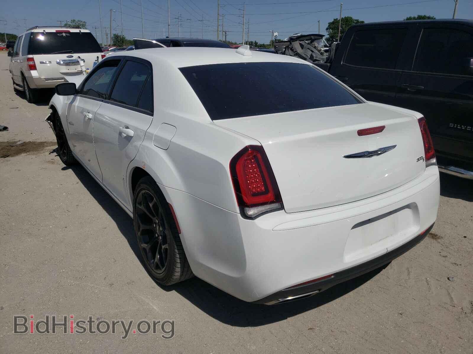 2019 CHRYSLER 300 - VIN: 2C3CCABG4KH648030 - Фото 3