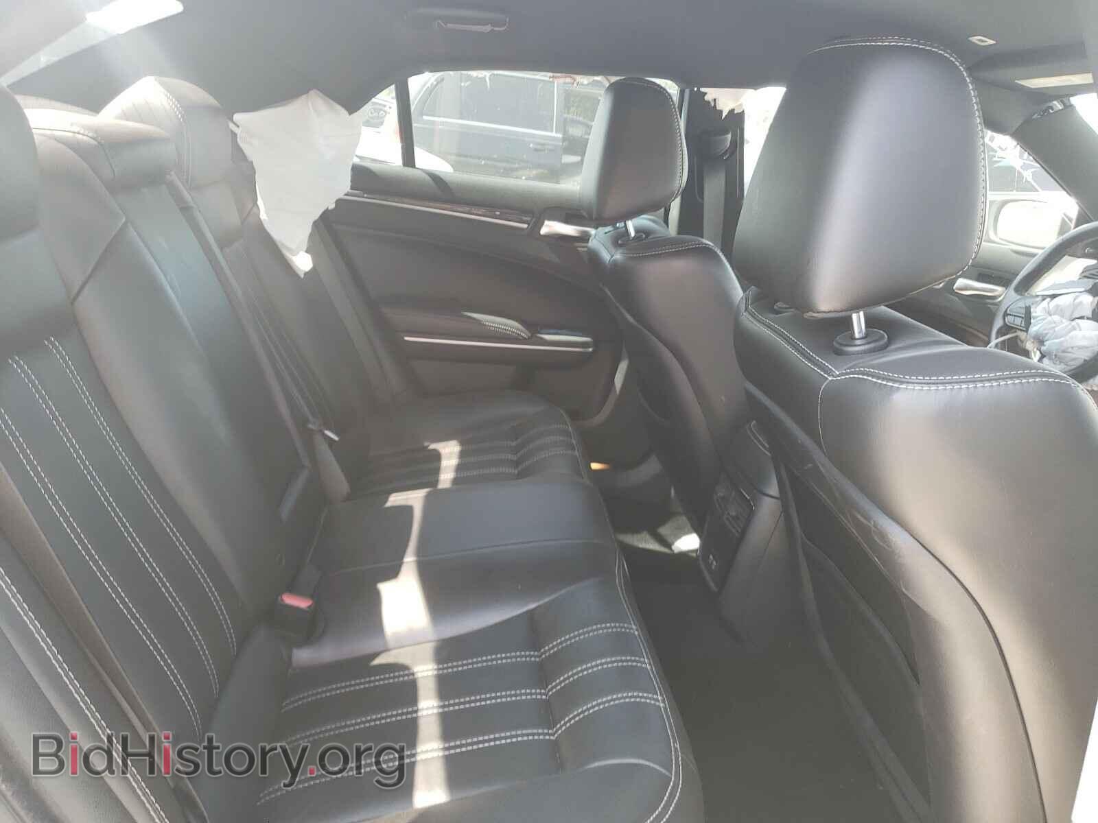 2019 CHRYSLER 300 - VIN: 2C3CCABG4KH648030 - Фото 6