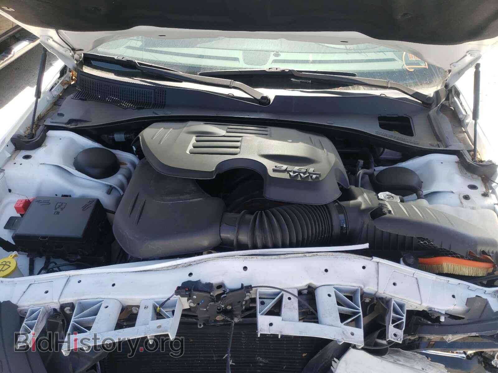 2019 CHRYSLER 300 - VIN: 2C3CCABG4KH648030 - Фото 7