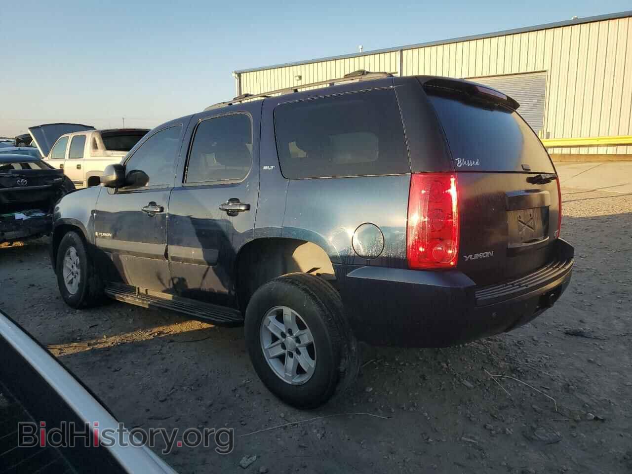 2008 GMC YUKON - VIN: 1GKFC13J08R240821 - Фото 2