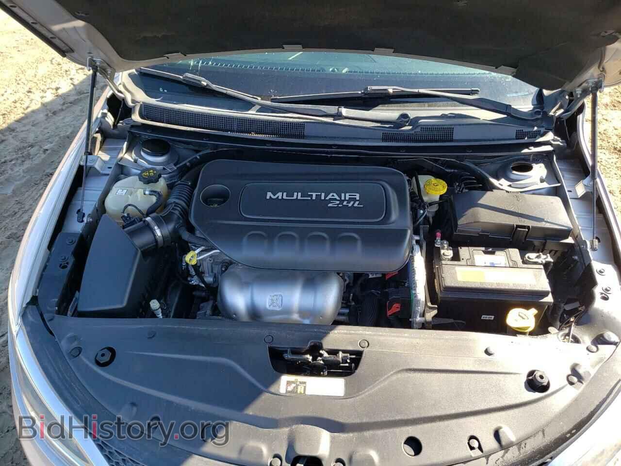 2016 CHRYSLER 200 - VIN: 1C3CCCABXGN141665 - Фото 7