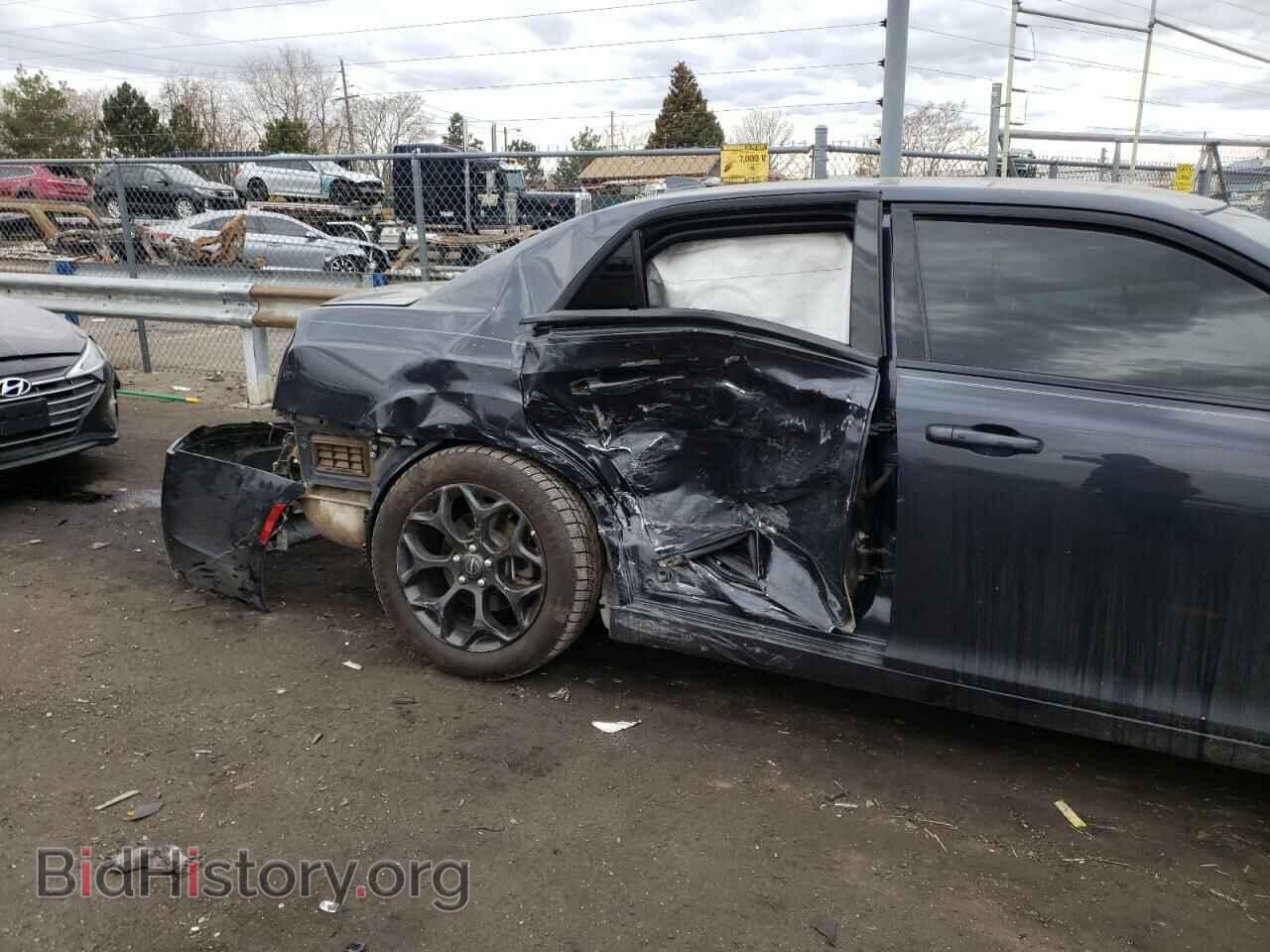 2019 CHRYSLER 300 - VIN: 2C3CCAGG9KH698379 - Фото 9
