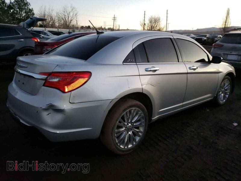 2011 Chrysler 200 (VIN 1C3BC2FB0BN572006) — фото 3 из 13