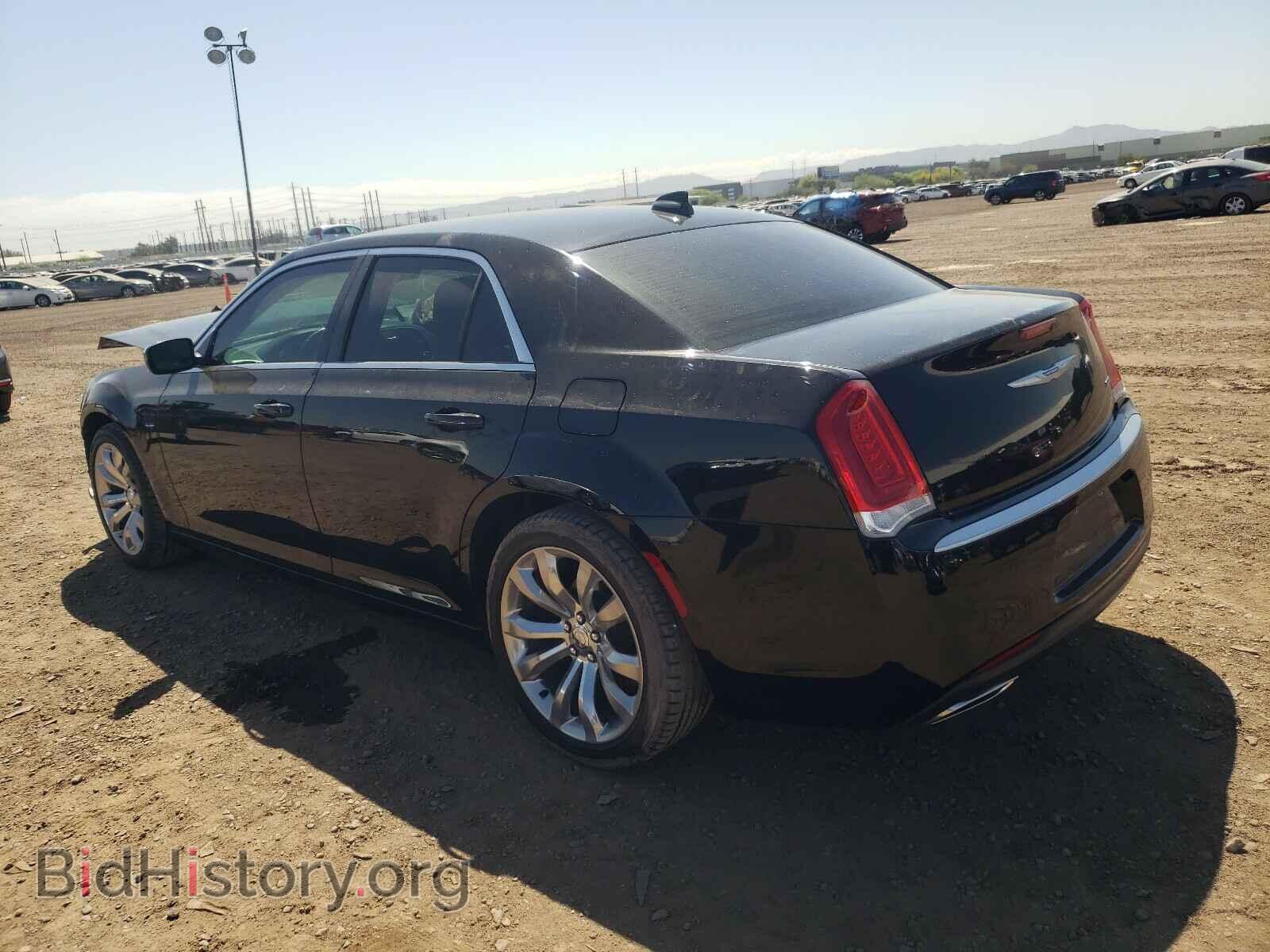 2019 CHRYSLER 300 - VIN: 2C3CCAAG4KH590860 - Фото 3