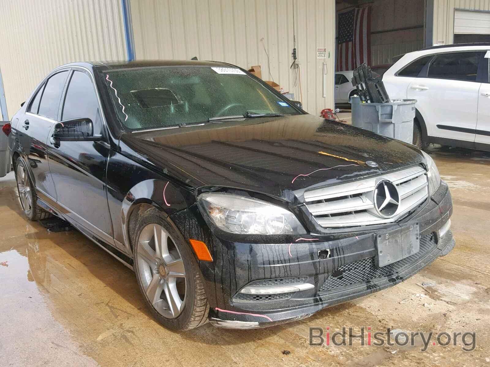 Photo WDDGF8BB2BR169290 - MERCEDES-BENZ C CLASS 2011