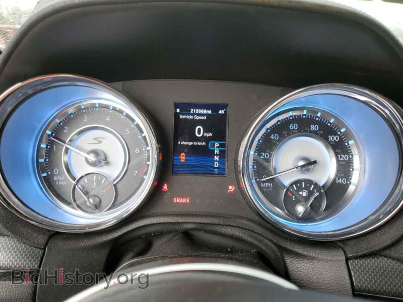 2012 Chrysler 300 (VIN 2C3CCAGG0CH160221) — photo 9 of 12