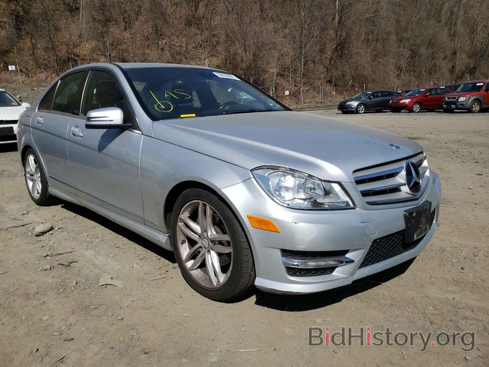 Photo WDDGF8BB1CR201101 - MERCEDES-BENZ C CLASS 2012